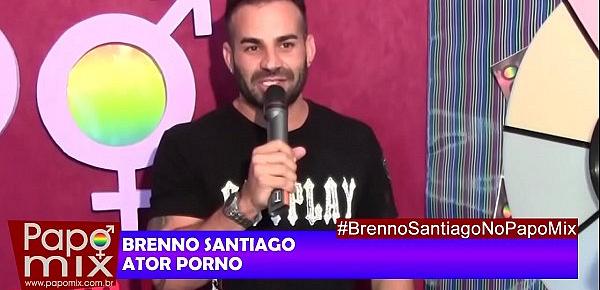  TBTPapoMix - Pornstar Brenno Santiago responde as perguntas picantes do game do PapoMix - Exibido em Julho2015 - Parte 3 - Twitter@TVPapoMix
